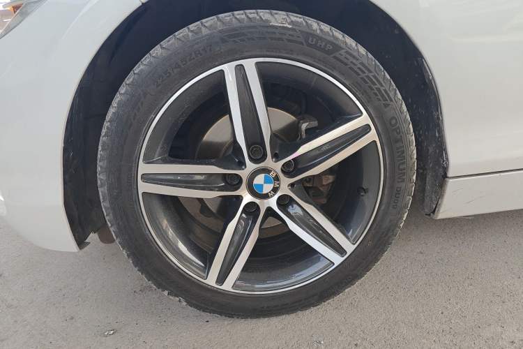 Used BMW 1 Series 2018 118i Sport Design Package Left Front Wheel Hub