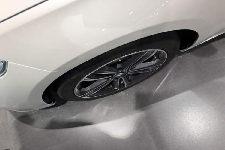 Used BMW 1 Series 2018 118i Sport Edition Left Front Wheel Hub