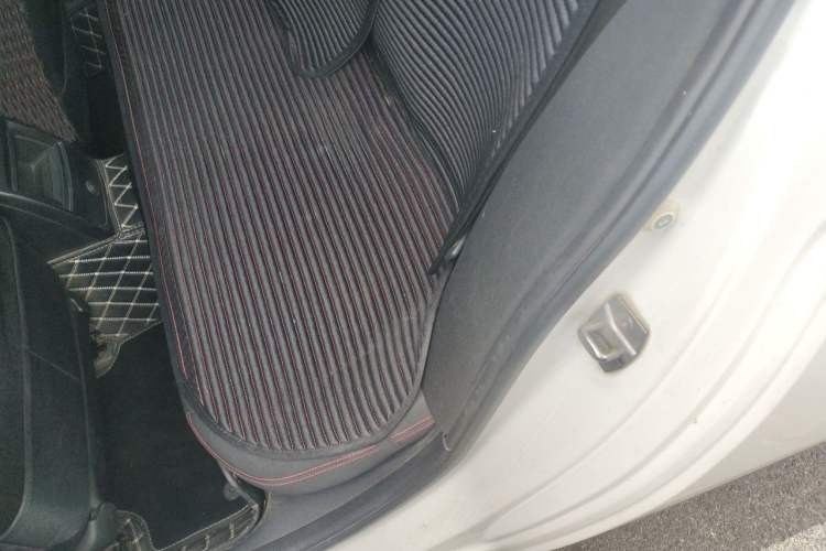 Used BMW 1 Series 2018 118i Sport Design Package Left Rear Seat