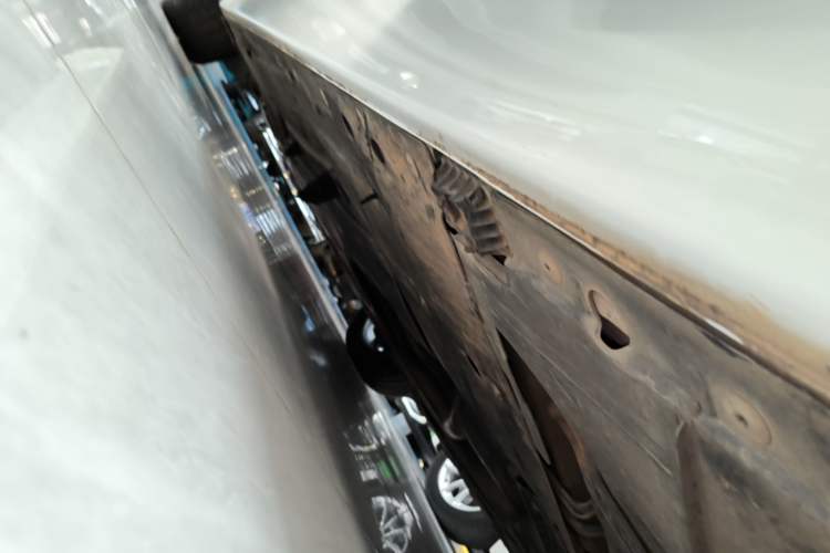 Used BMW 1 Series 2018 118i Sport Design Package Left Side Sill