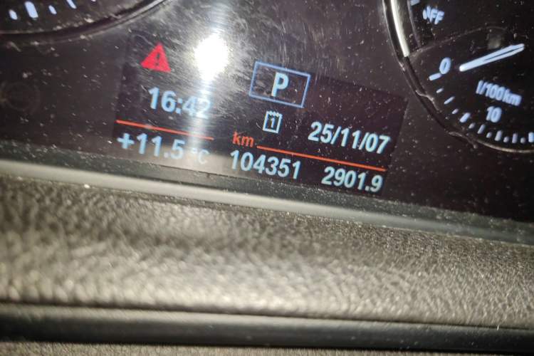 Used BMW 1 Series 2018 118i Leading Model Odometer Close Up