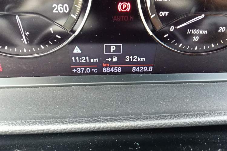 Used BMW 1 Series 2018 118i Sport Edition Odometer Close Up