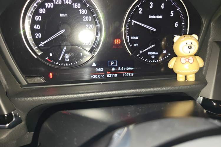 Used BMW 1 Series 2018 118i Sport Edition Odometer Close Up