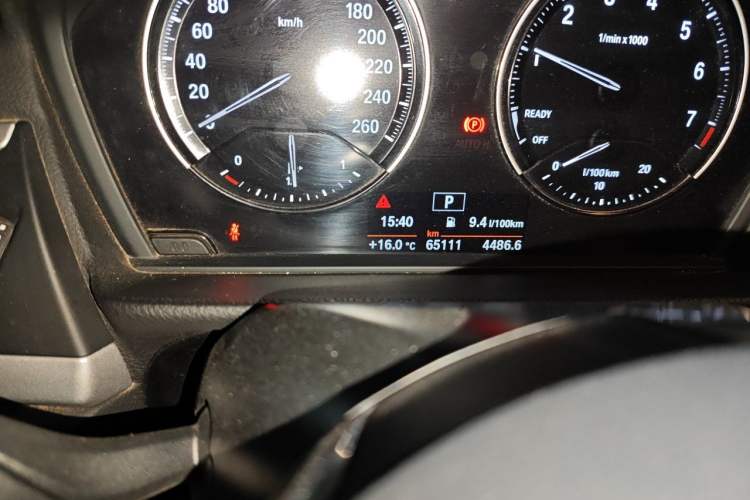 Used BMW 1 Series 2018 118i Fashion Model Odometer Close Up