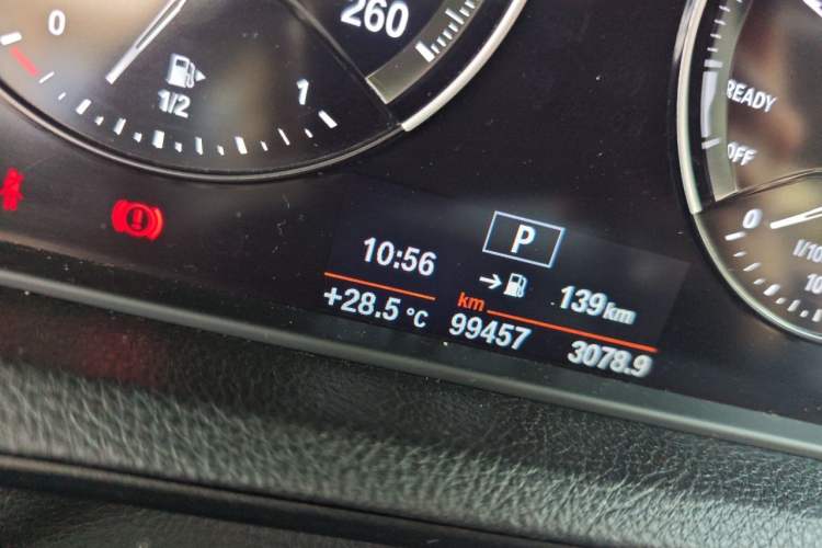 Used BMW 1 Series 2018 118i Leading Model Odometer Close Up