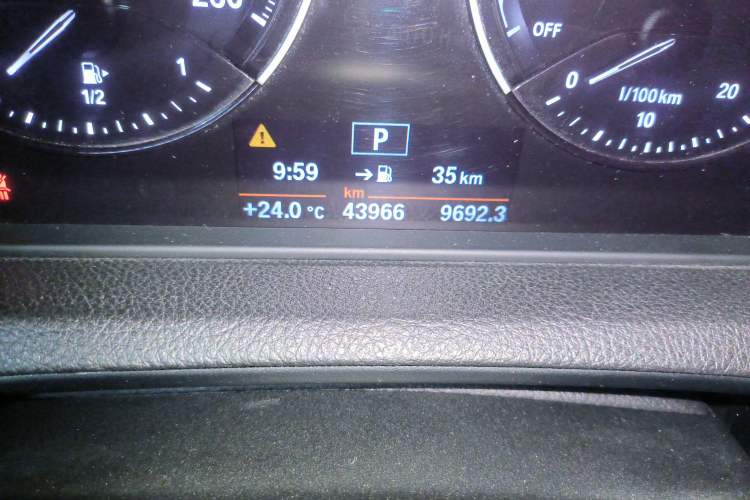 Used BMW 1 Series 2018 118i Leading Model Odometer Close Up