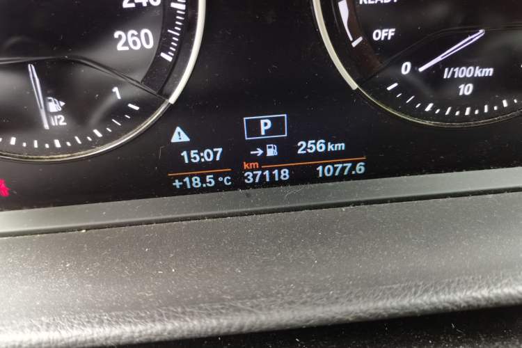 Used BMW 1 Series 2018 Facelifted 118i Sport Edition Odometer Close Up