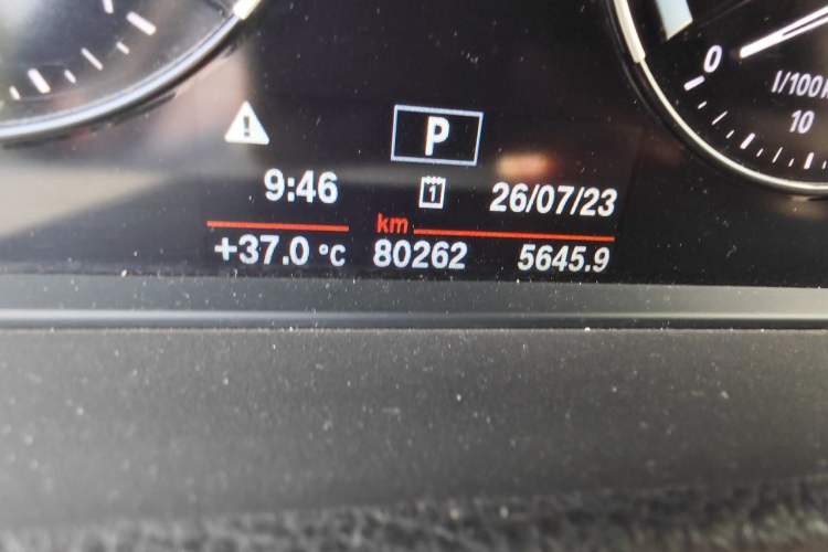Used BMW 1 Series 2018 118i Sport Edition Odometer Close Up