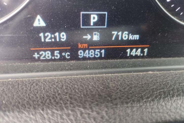 Used BMW 1 Series 2018 118i Sport Design Package Odometer Close Up