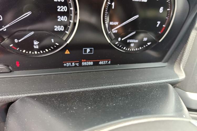 Used BMW 1 Series 2018 118i Fashion Model Odometer Close Up
