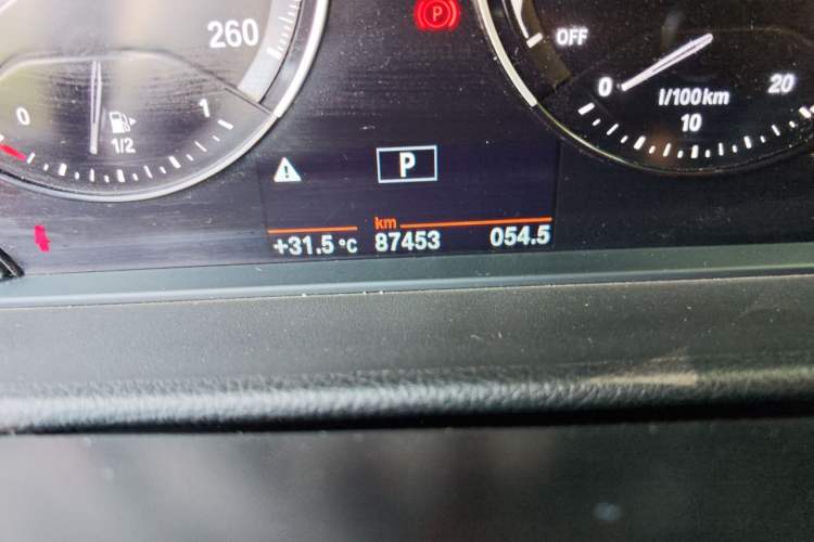 Used BMW 1 Series 2018 Facelifted 118i Sport Edition Odometer Close Up