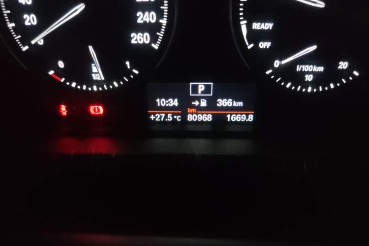 Used BMW 1 Series 2018 118i Leading Model Odometer Close Up