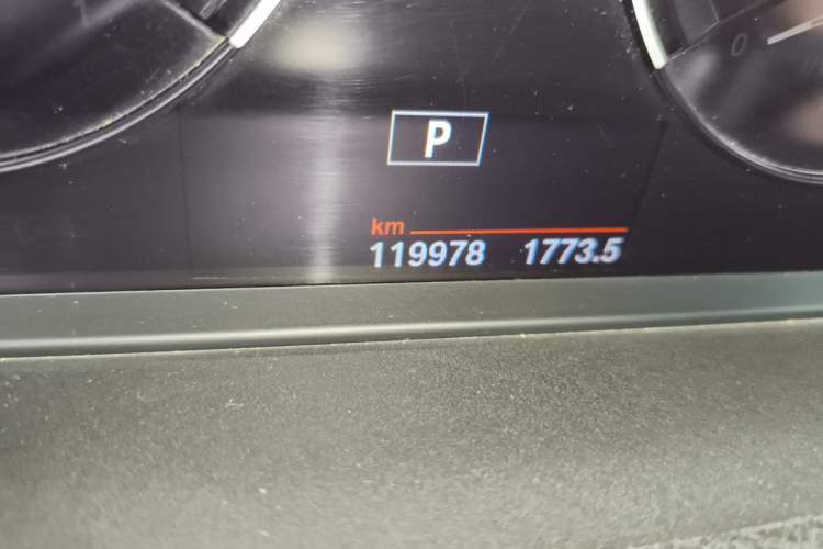 Used BMW 1 Series 2018 118i Sport Edition Odometer Close Up
