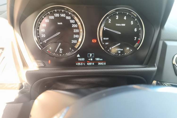 Used BMW 1 Series 2018 118i Sport Edition Odometer Close Up