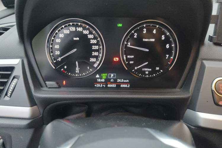 Used BMW 1 Series 2018 118i Fashion Model Odometer Close Up