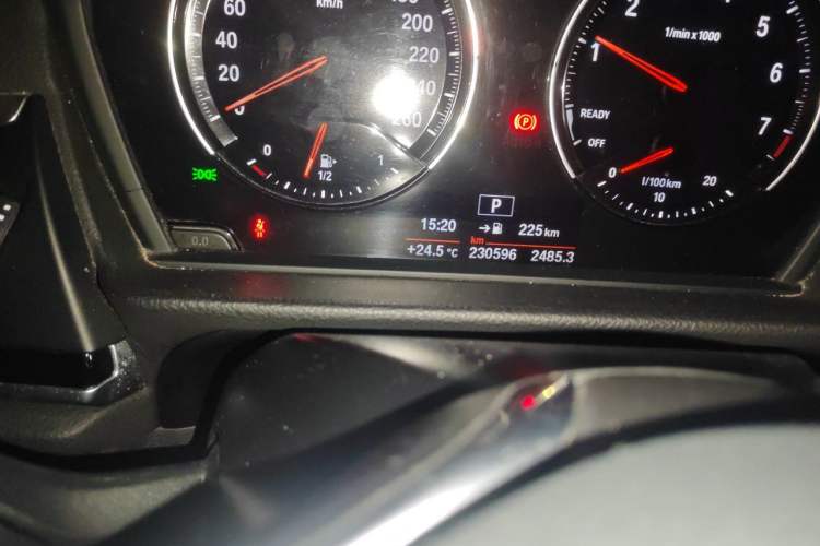 Used BMW 1 Series 2018 118i Sport Edition Odometer Close Up