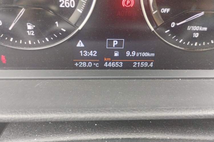 Used BMW 1 Series 2018 118i Sport Edition Odometer Close Up
