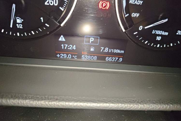 Used BMW 1 Series 2018 118i Sport Edition Odometer Close Up