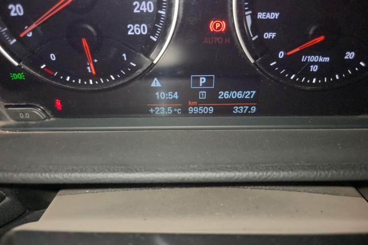 Used BMW 1 Series 2018 118i Sport Edition Odometer Close Up