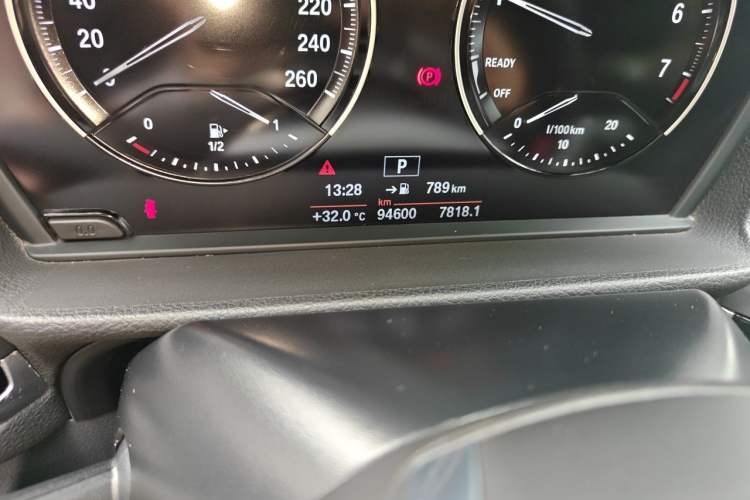 Used BMW 1 Series 2018 118i Sport Edition Odometer Close Up