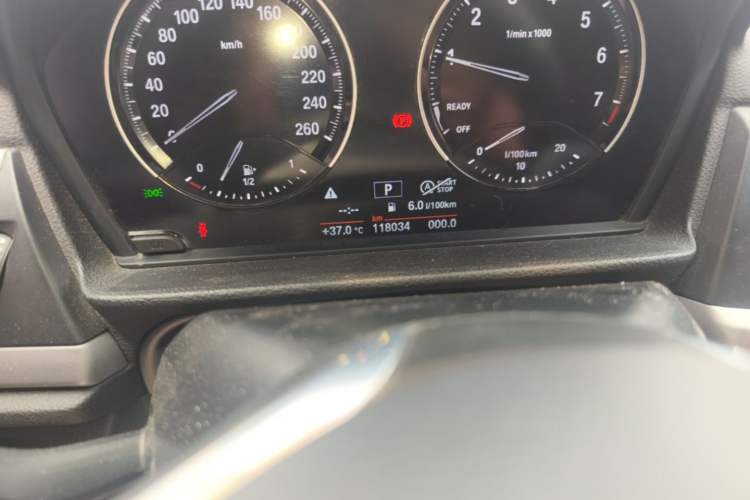 Used BMW 1 Series 2018 118i Fashion Model Odometer Close Up