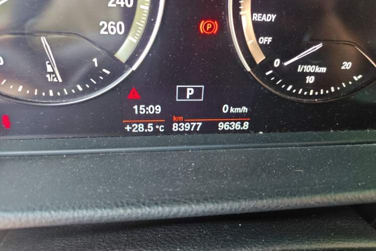 Used BMW 1 Series 2018 Facelifted 118i Sport Edition Odometer Close Up