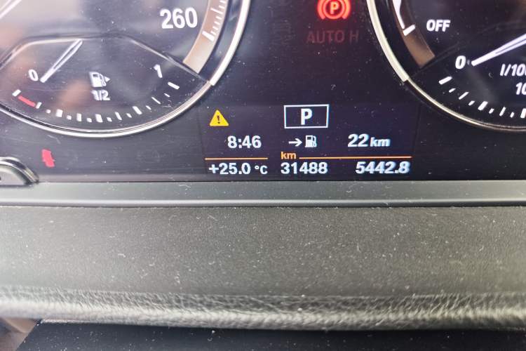 Used BMW 1 Series 2018 118i Sport Edition Odometer Close Up