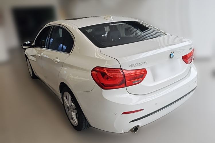 Used BMW 1 Series 2018 118i Design Package Edition Rear Left 45 Deg