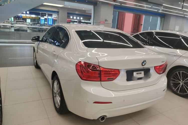 Used BMW 1 Series 2018 118i Fashion Model Rear Left 45 Deg