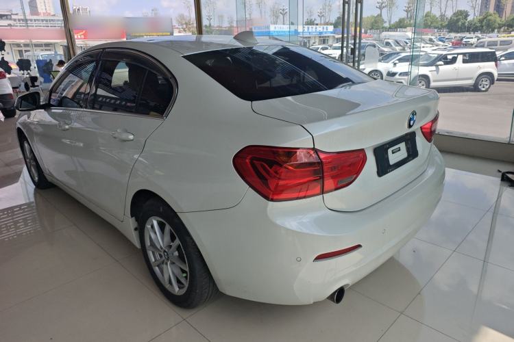 Used BMW 1 Series 2018 118i Fashion Model Rear Left 45 Deg
