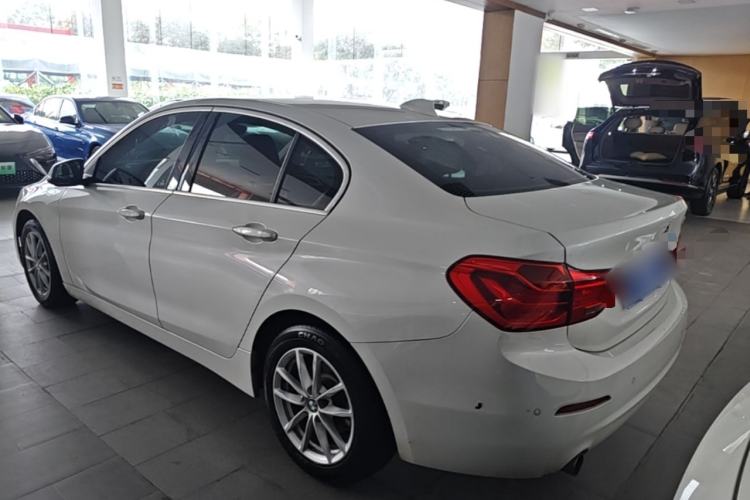 Used BMW 1 Series 2018 Revised 118i Fashion Edition Rear Left 45 Deg