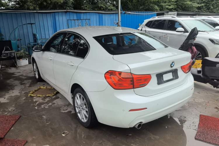 Used BMW 1 Series 2018 Revised 118i Fashion Edition Rear Left 45 Deg