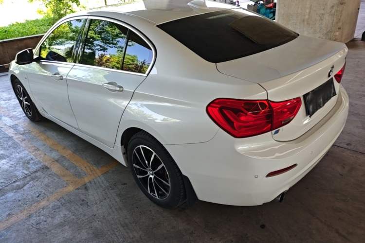 Used BMW 1 Series 2018 118i Fashion Model Rear Left 45 Deg