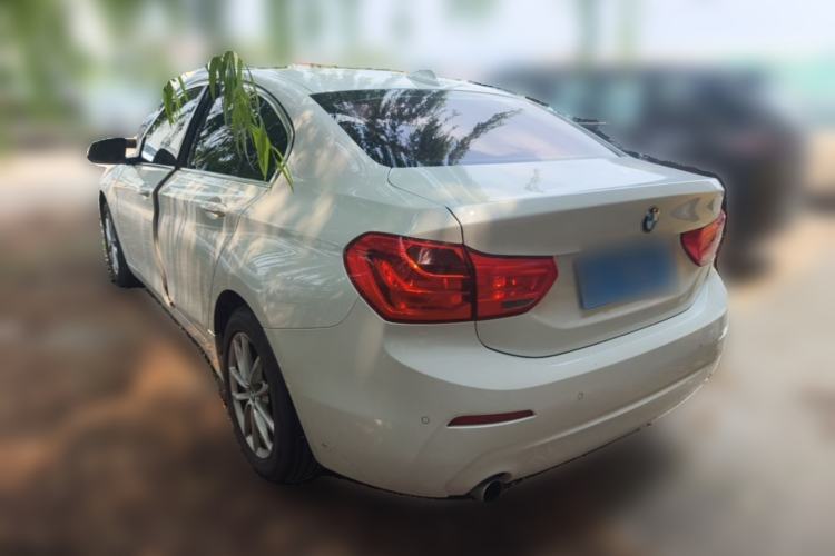 Used BMW 1 Series 2018 118i Fashion Model Rear Left 45 Deg