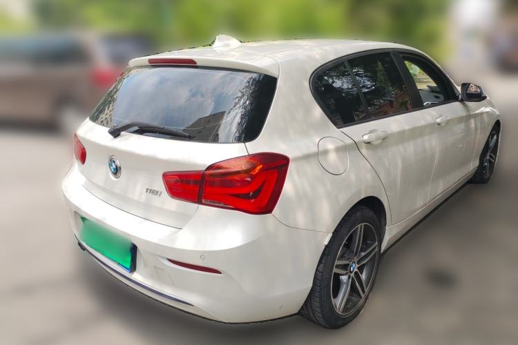 Used BMW 1 Series 2018 118i Sport Design Package Rear Right 45 Deg