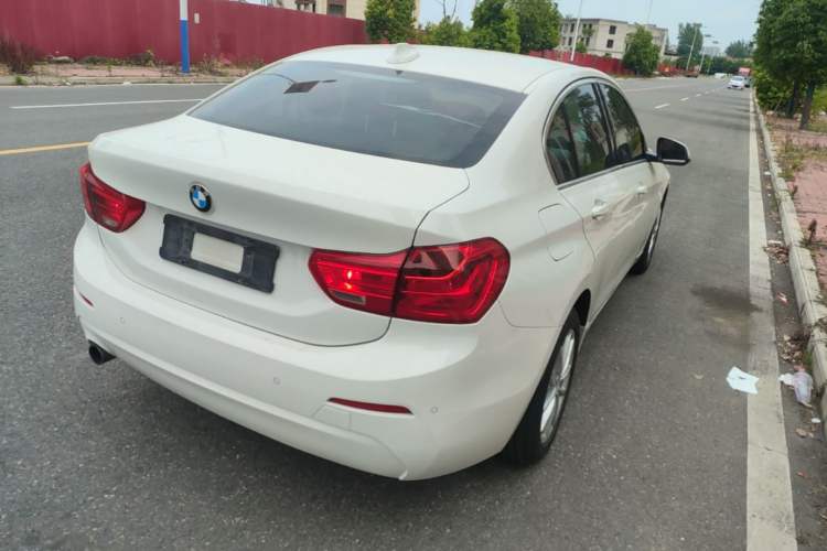 Used BMW 1 Series 2018 118i Fashion Model Rear Right 45 Deg