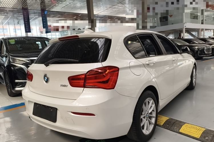 Used BMW 1 Series 2018 118i Leading Model Rear Right 45 Deg
