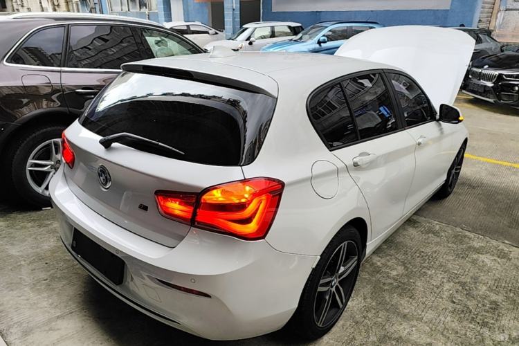 Used BMW 1 Series 2018 118i Sport Design Package Rear Right 45 Deg