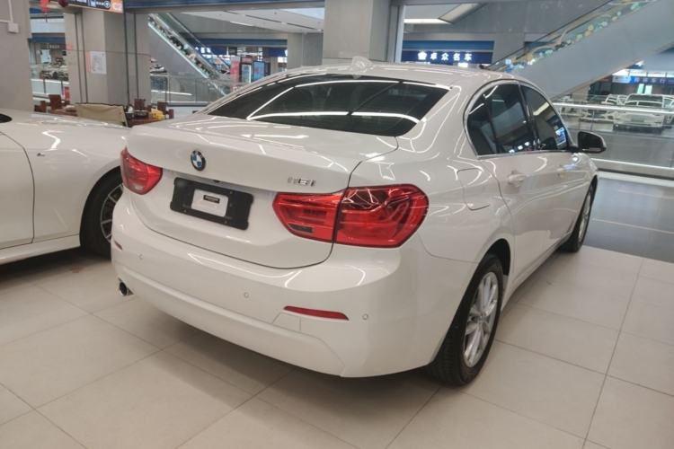 Used BMW 1 Series 2018 118i Fashion Model Rear Right 45 Deg