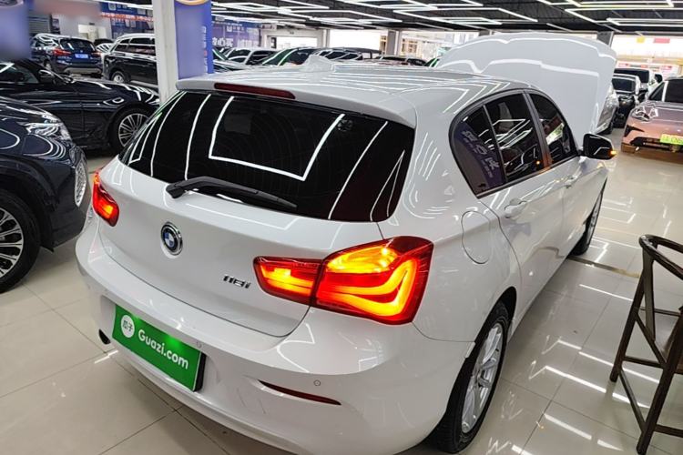 Used BMW 1 Series 2018 118i Leading Model Rear Right 45 Deg