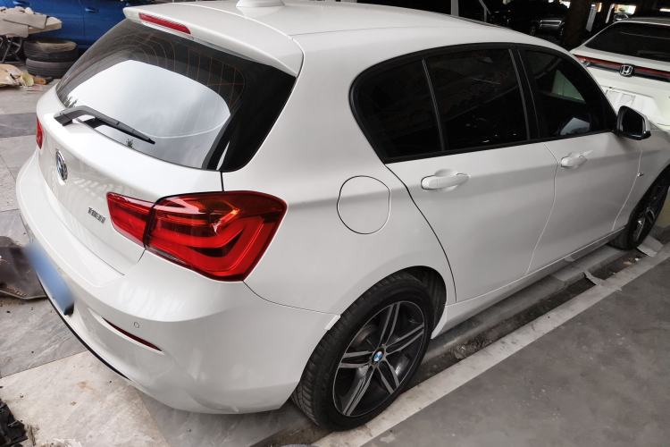 Used BMW 1 Series 2018 118i Sport Design Package Rear Right 45 Deg