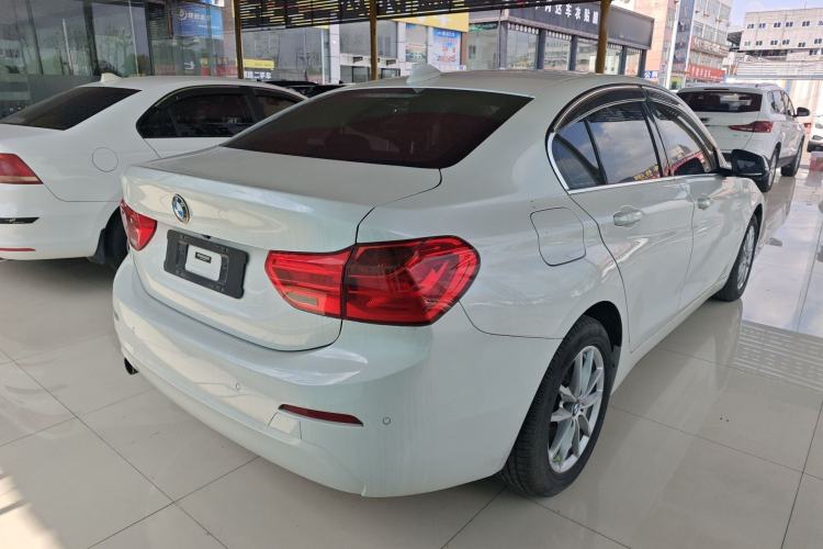 Used BMW 1 Series 2018 118i Fashion Model Rear Right 45 Deg