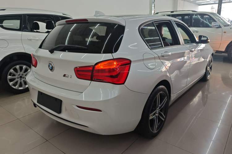 Used BMW 1 Series 2018 118i Sport Design Package Rear Right 45 Deg