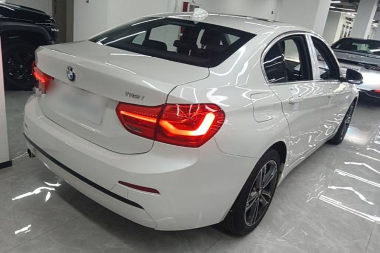 Used BMW 1 Series 2018 118i Sport Edition Rear Right 45 Deg