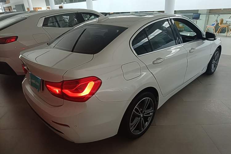 Used BMW 1 Series 2018 118i Sport Edition Rear Right 45 Deg