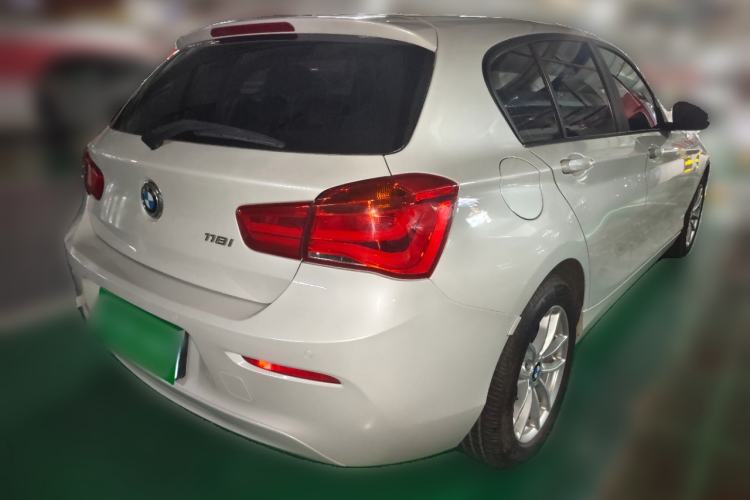 Used BMW 1 Series 2018 118i Leading Model Rear Right 45 Deg