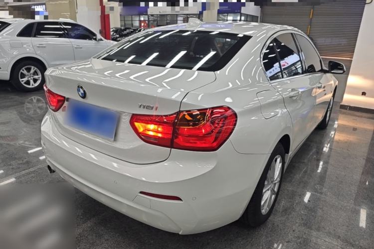 Used BMW 1 Series 2018 118i Fashion Model Rear Right 45 Deg