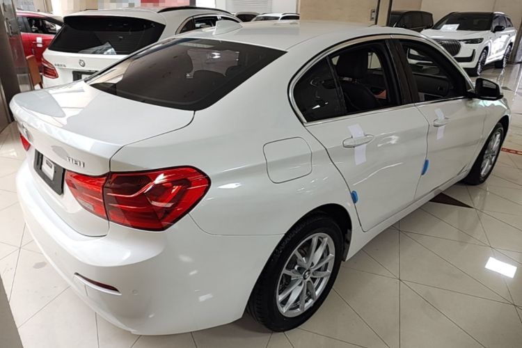 Used BMW 1 Series 2018 118i Fashion Model Rear Right 45 Deg