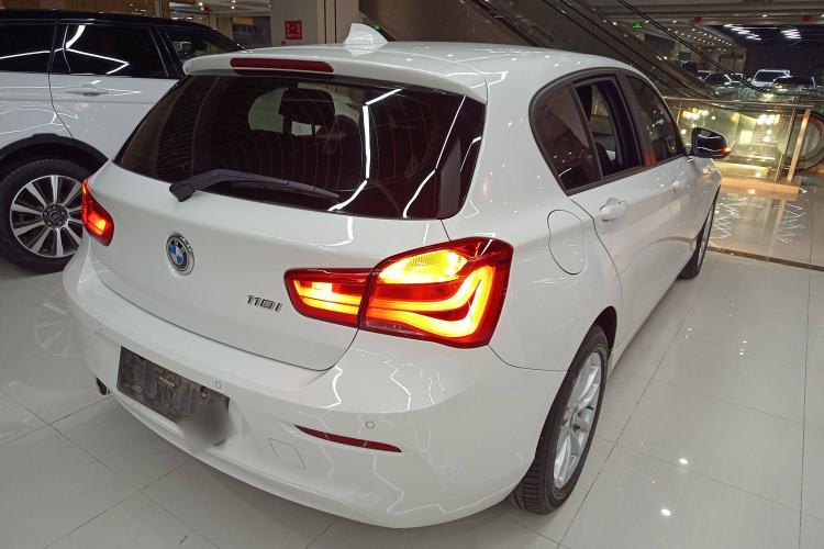 Used BMW 1 Series 2018 118i Leading Model Rear Right 45 Deg
