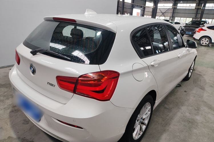 Used BMW 1 Series 2018 118i Leading Model Rear Right 45 Deg